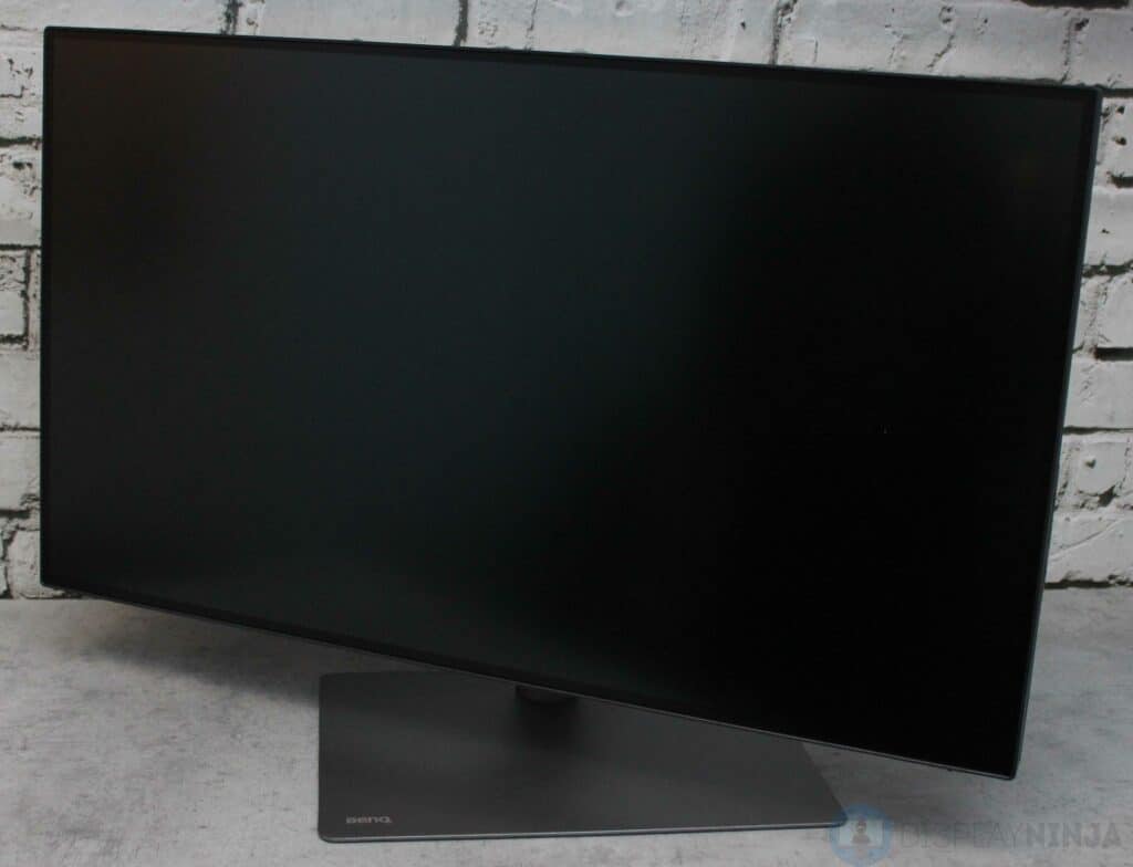 BenQ PD3220U Design