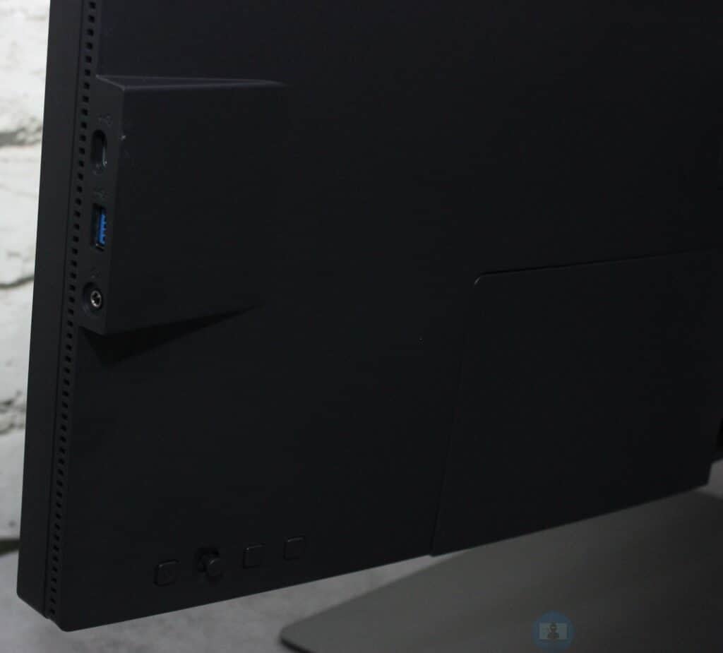 BenQ PD3220U Side Ports and Joystick