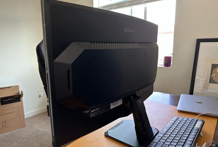 Gigabyte GS27FC Back