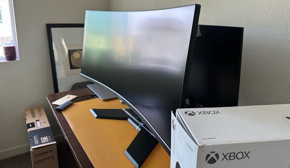 Gigabyte GS34WQC Side