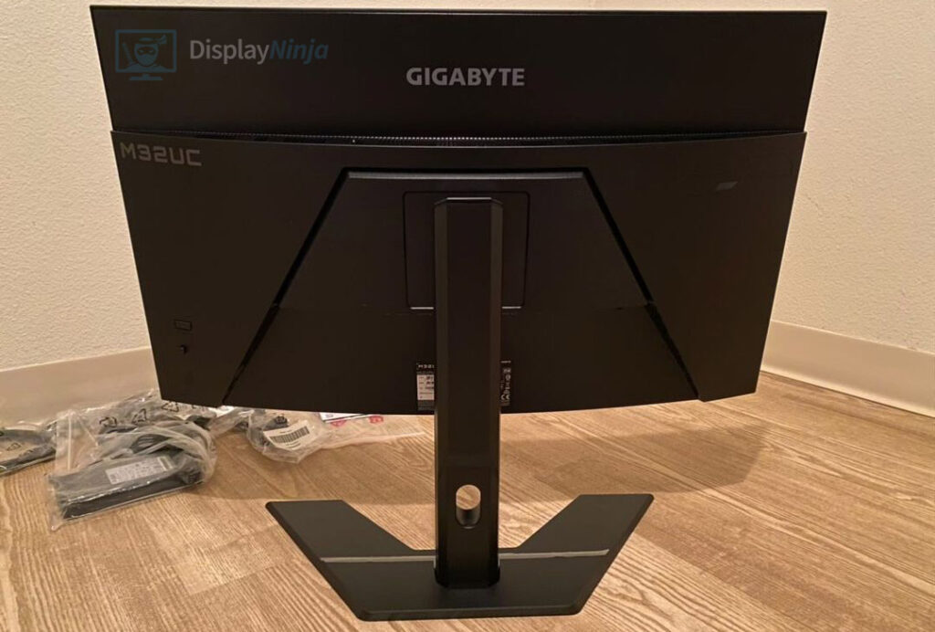 Gigabyte M32UC Behind