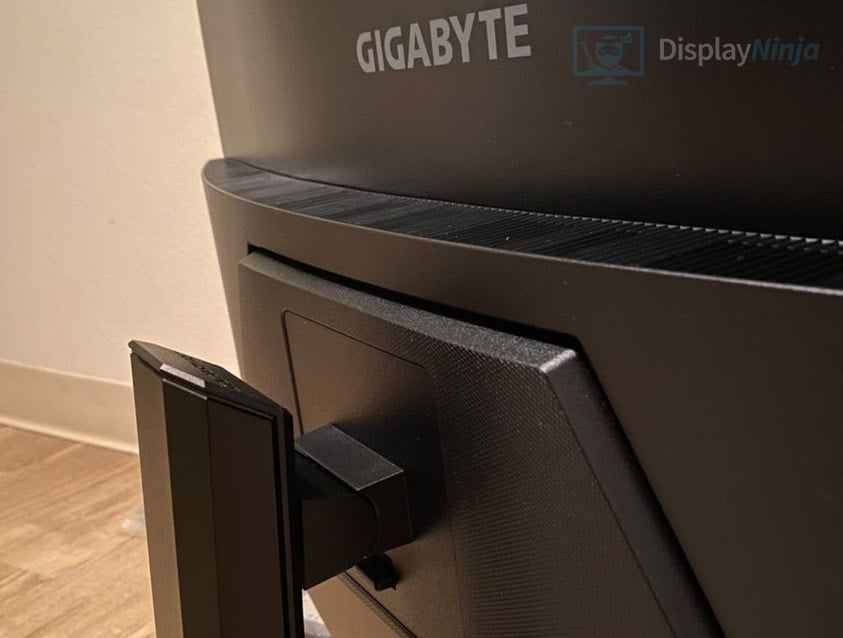 Gigabyte M32UC Close Up Behind