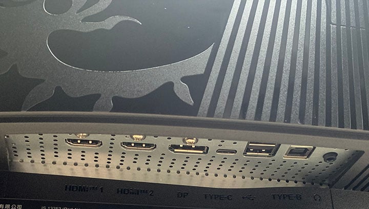 MSI MPG 321CURX Ports