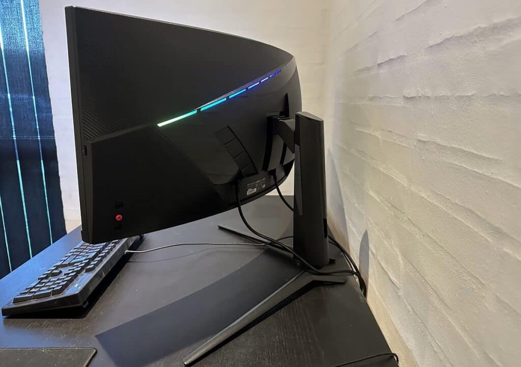 MSI MPG Artymis 343CQR Behind Lights