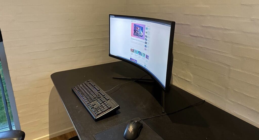 MSI MPG Artymis 343CQR Monitor