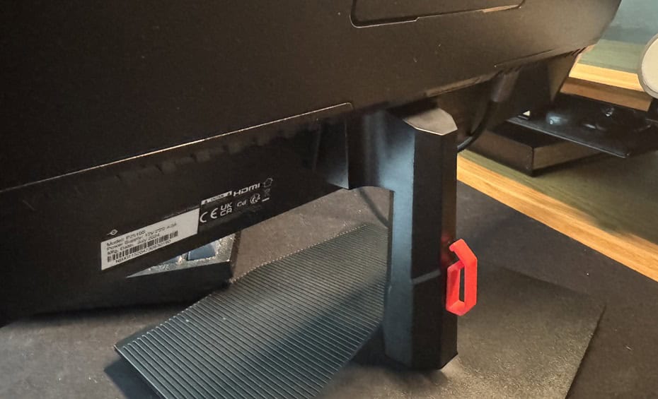 Titan Army P2510S Back