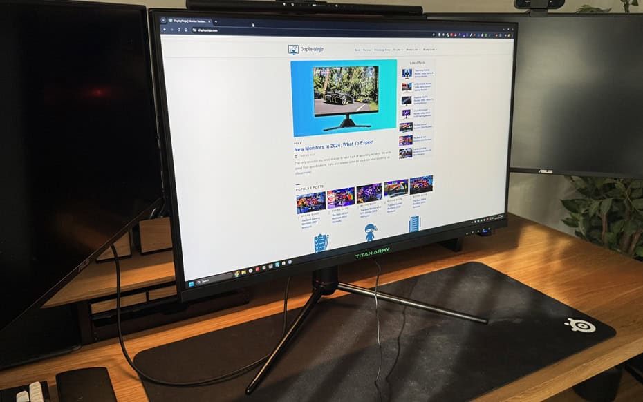 Titan Army P32A2S2 Monitor